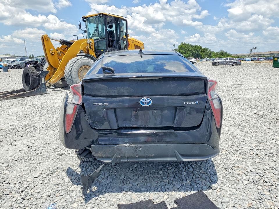 2017 TOYOTA PRIUS THREE TOURING 6