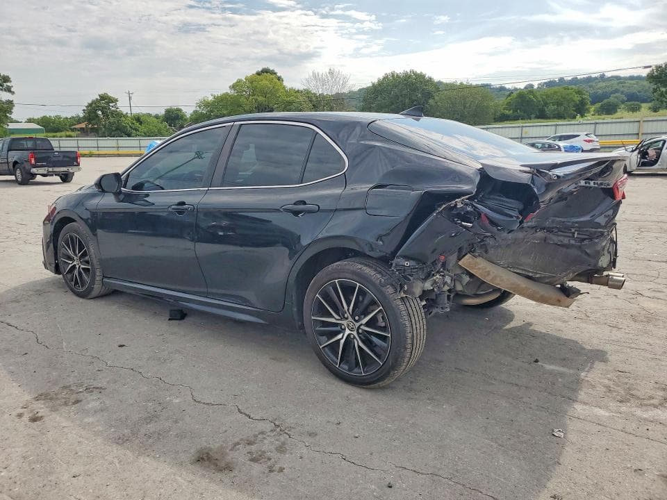 2022 TOYOTA CAMRY SE 2