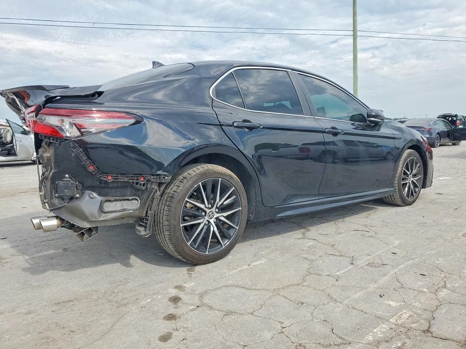 2022 TOYOTA CAMRY SE 3