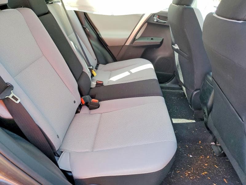 2017 TOYOTA RAV4 XLE 11