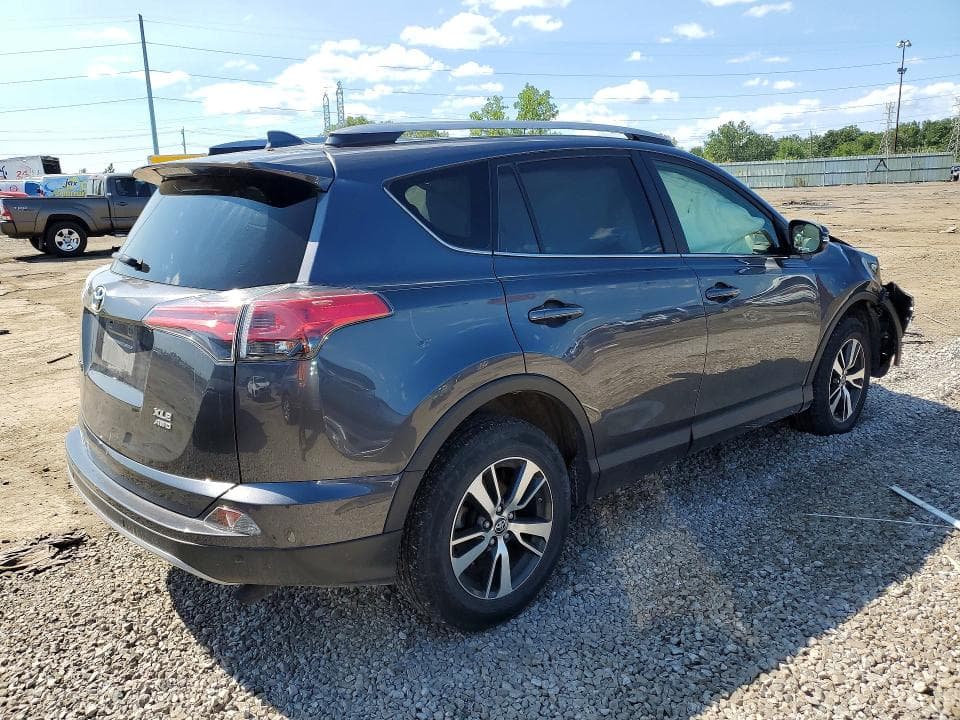 2017 TOYOTA RAV4 XLE 3