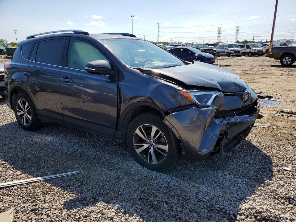 2017 TOYOTA RAV4 XLE 4