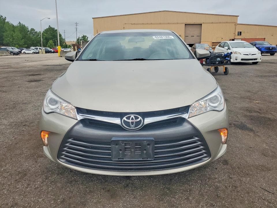 2017 TOYOTA CAMRY LE 5