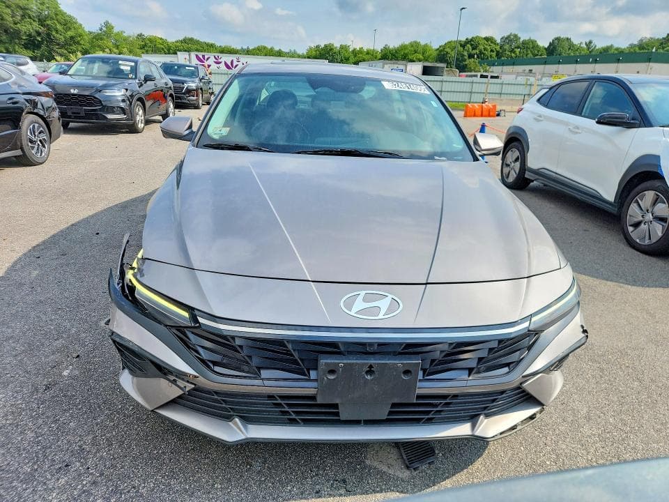 2024 HYUNDAI ELANTRA LIMITED 5