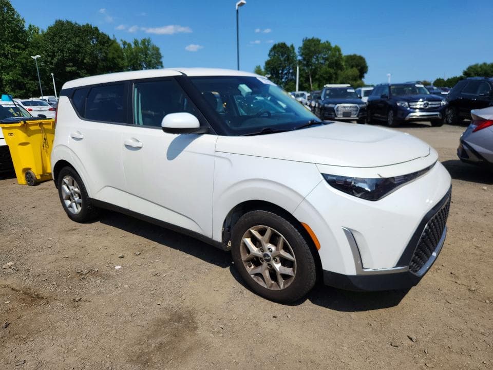 2023 KIA SOUL LX 4