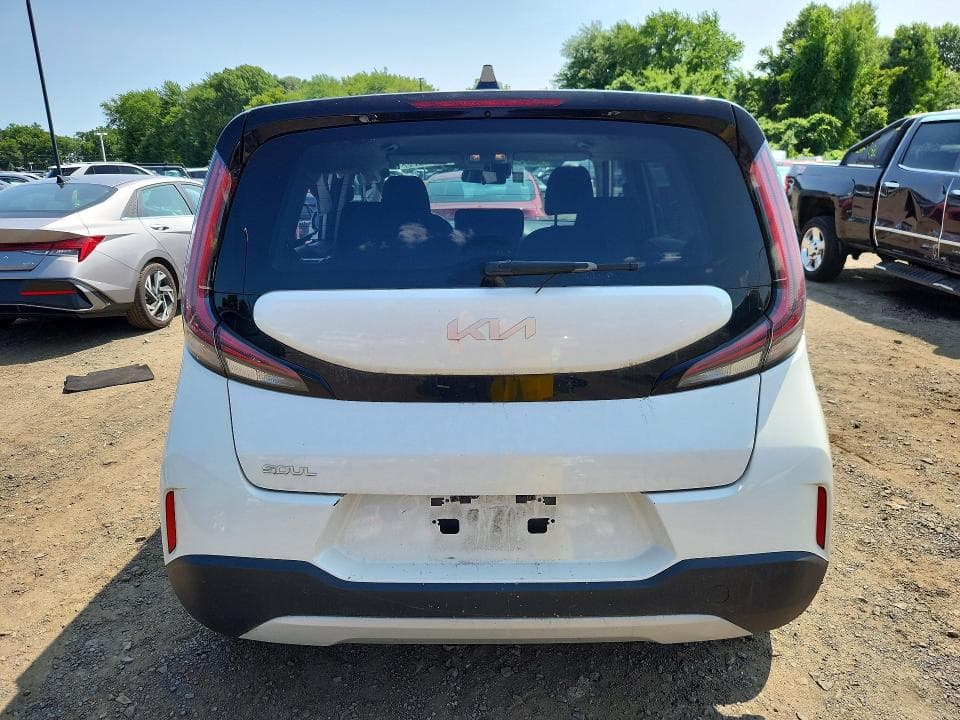 2023 KIA SOUL LX 6