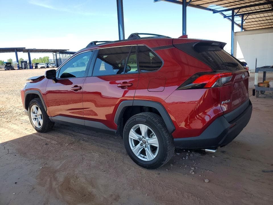 2021 TOYOTA RAV4 XLE 2