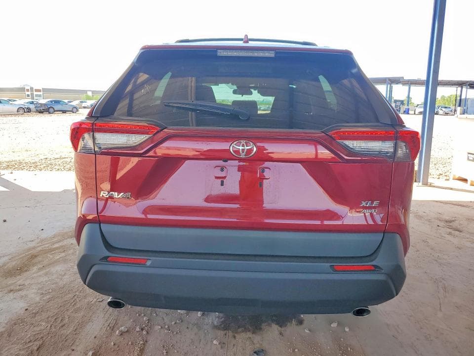 2021 TOYOTA RAV4 XLE 6