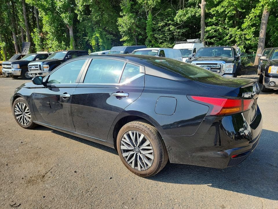 2024 NISSAN ALTIMA SV 2