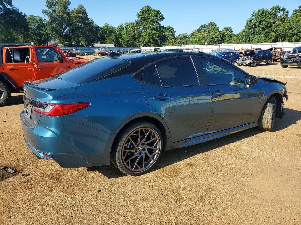 2025 TOYOTA CAMRY XSE 3