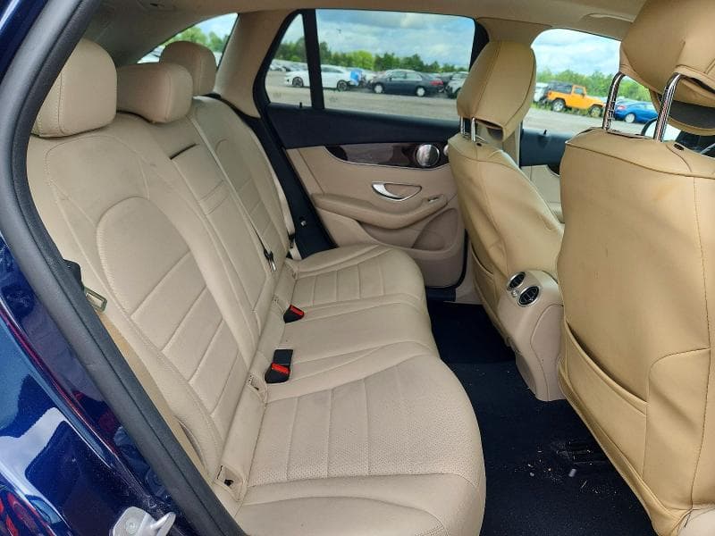 2017 MERCEDES-BENZ GLC 300 4MATIC 10