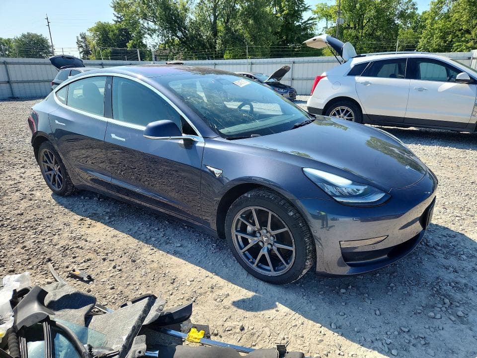 2018 TESLA MODEL 3 4