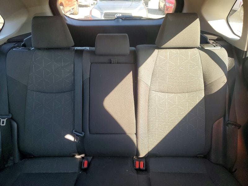 2019 TOYOTA RAV4 XLE 10