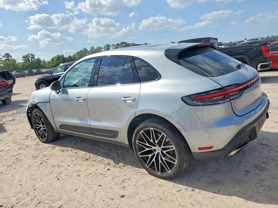 2026 PORSCHE MACAN BASE 2