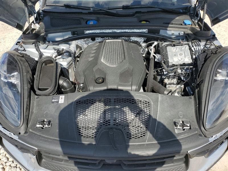 2026 PORSCHE MACAN BASE 12