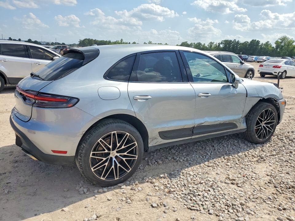 2026 PORSCHE MACAN BASE 3