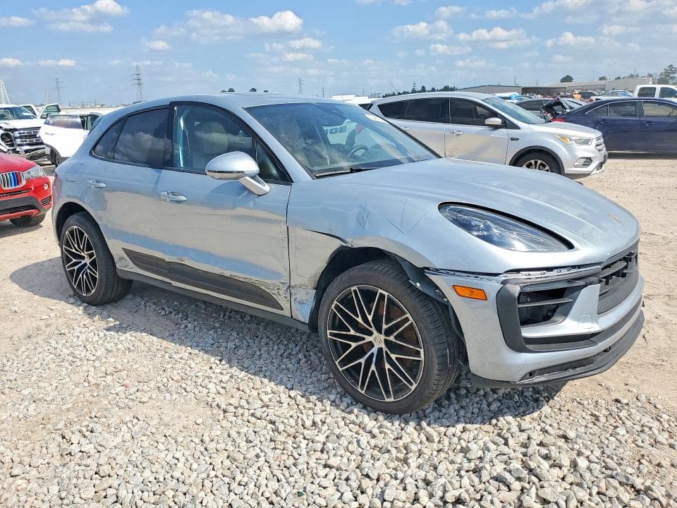2026 PORSCHE MACAN BASE 4