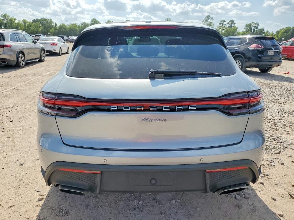 2026 PORSCHE MACAN BASE 6