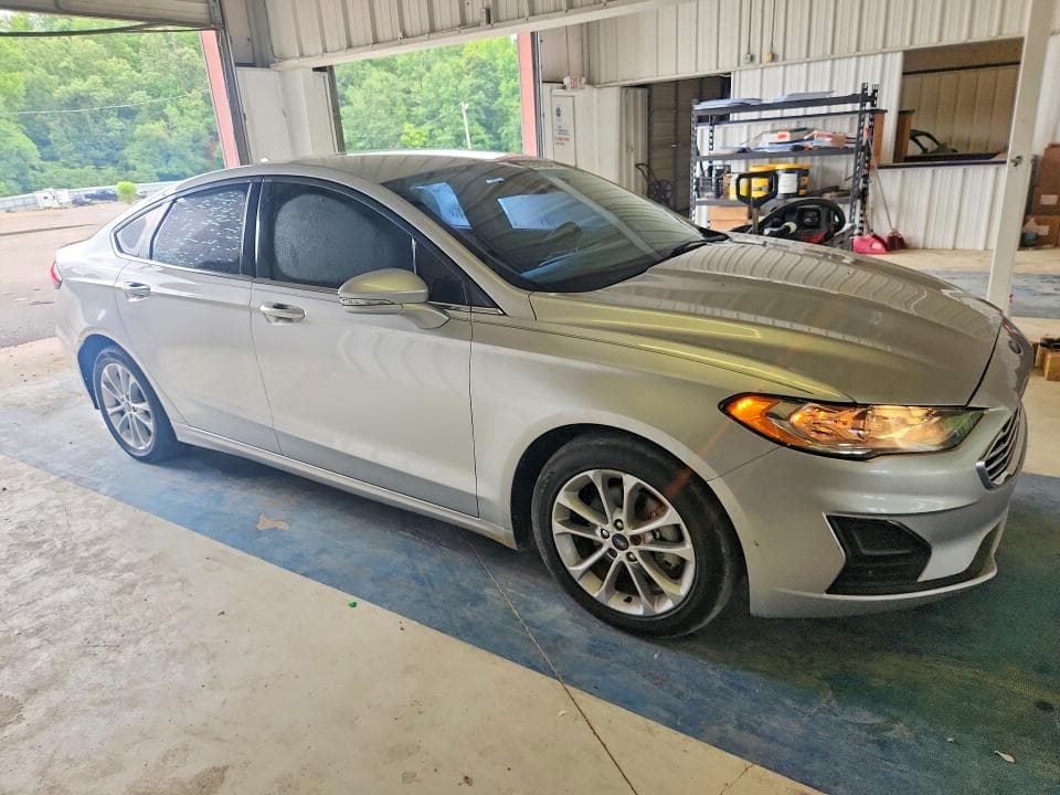 2019 FORD FUSION SE 4