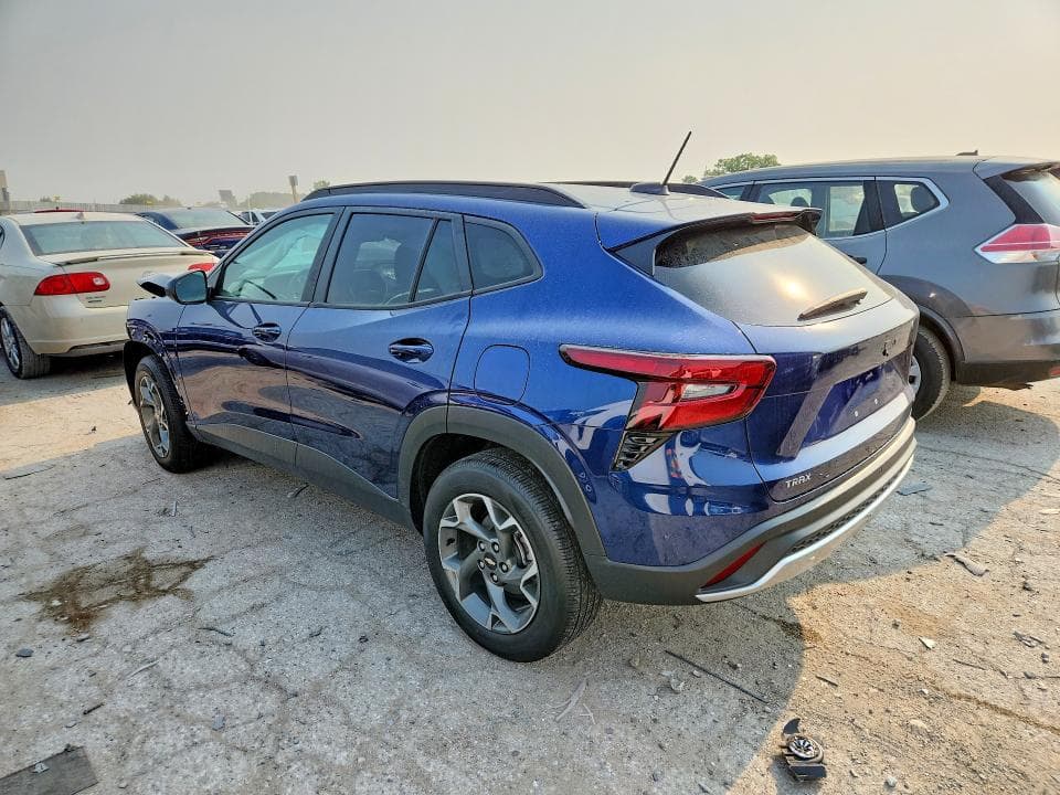 2024 CHEVROLET TRAX 1LT 2