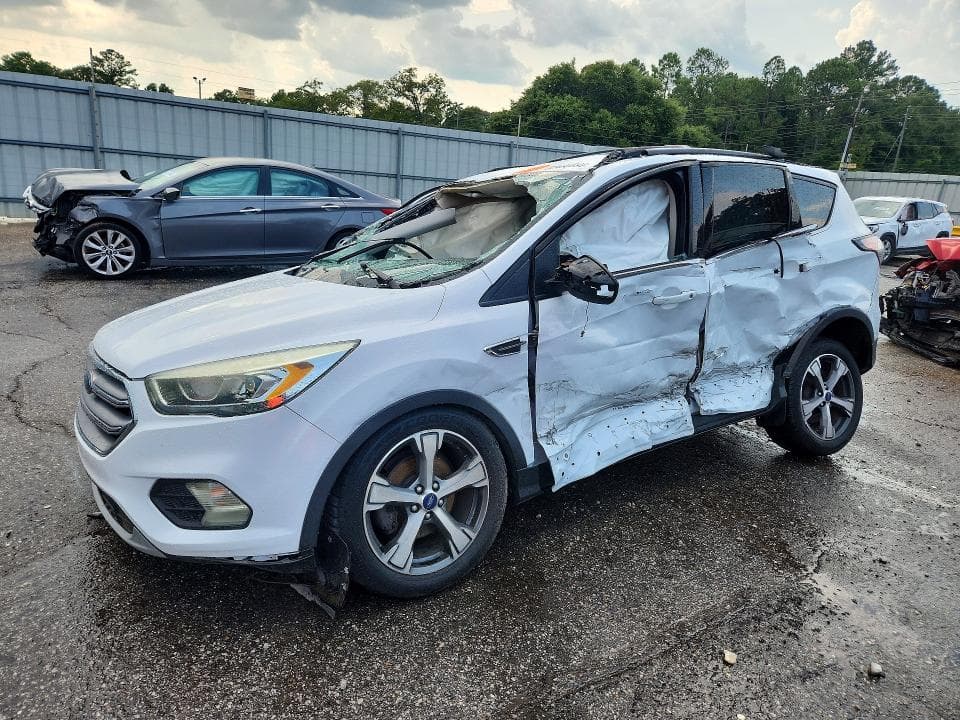 2017 FORD ESCAPE SE - 1