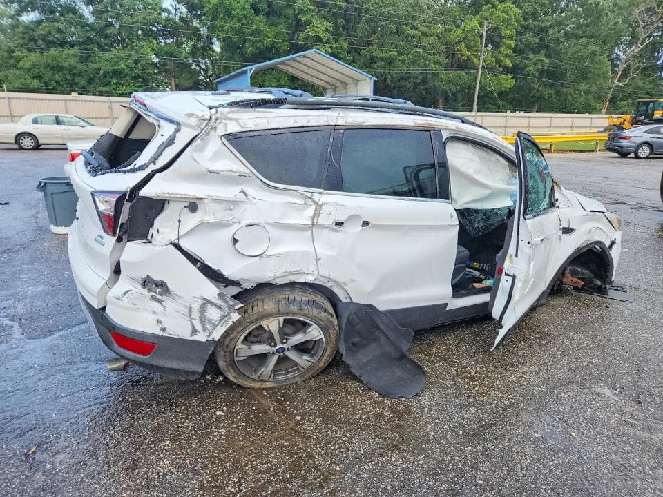 2017 FORD ESCAPE SE 3