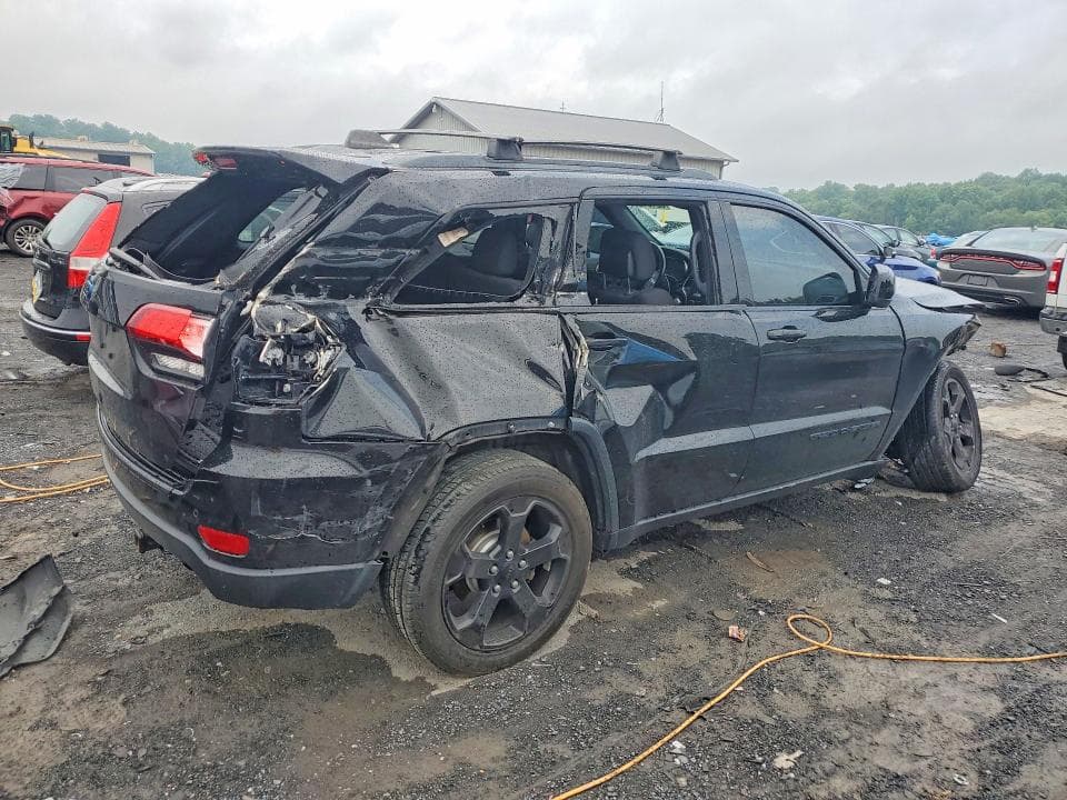 2019 JEEP GRAND CHEROKEE LAREDO 3