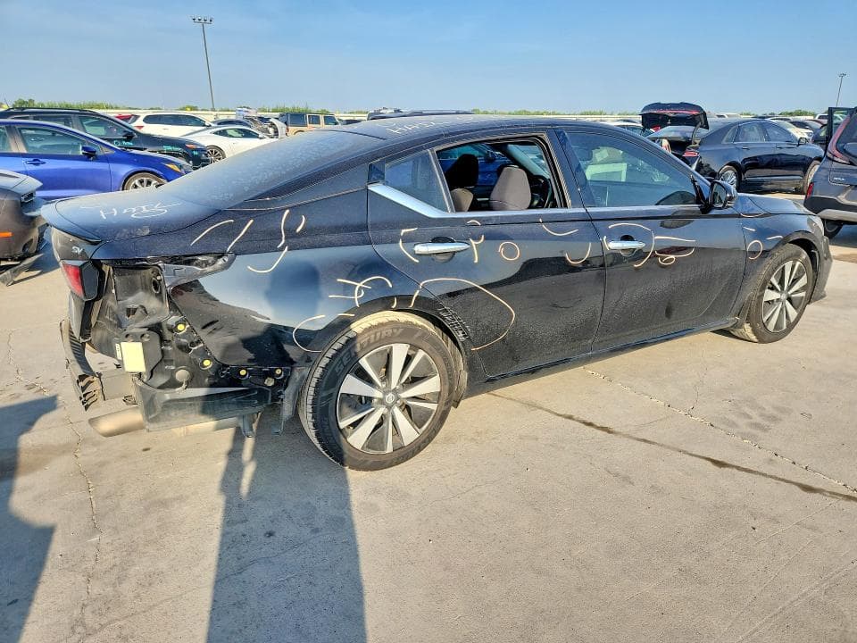 2019 NISSAN ALTIMA SV 3