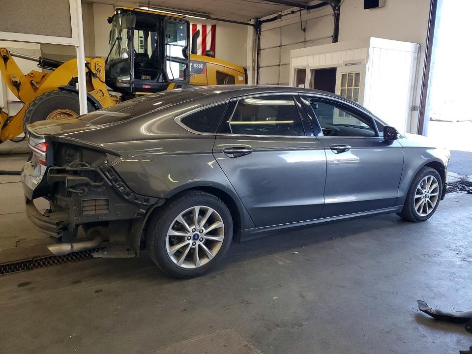 2017 FORD FUSION SE 3