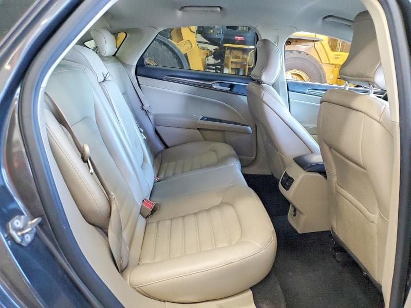 2017 FORD FUSION SE 10
