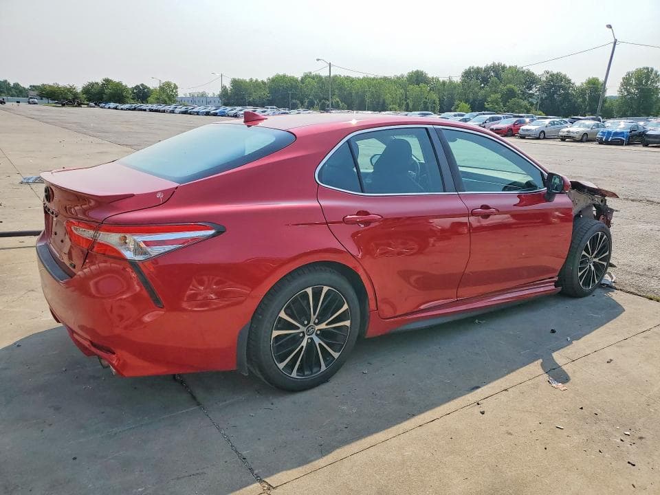 2020 TOYOTA CAMRY SE SE 3