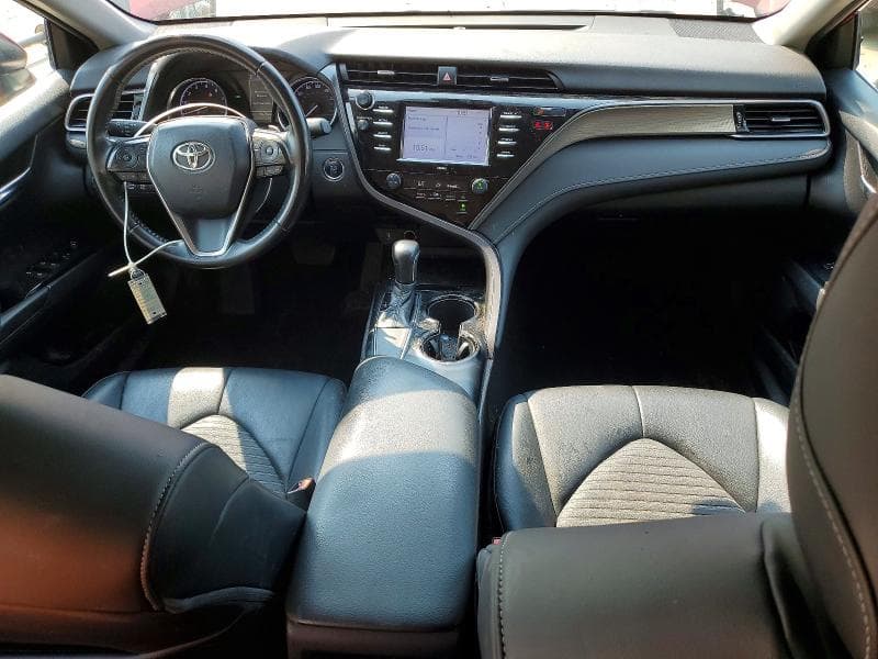 2020 TOYOTA CAMRY SE SE 8