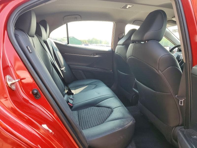 2020 TOYOTA CAMRY SE SE 10