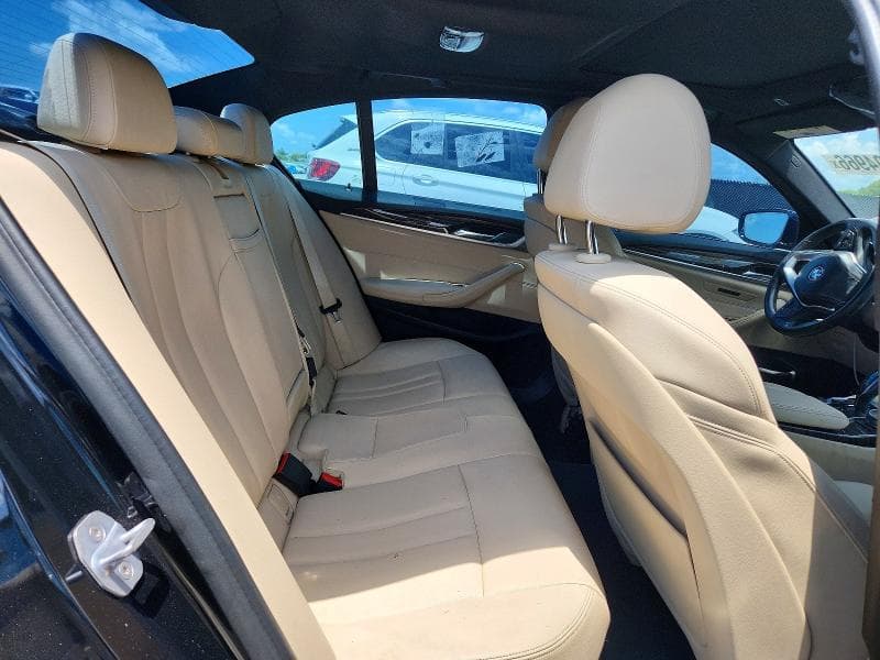 2018 BMW 530 XI 10