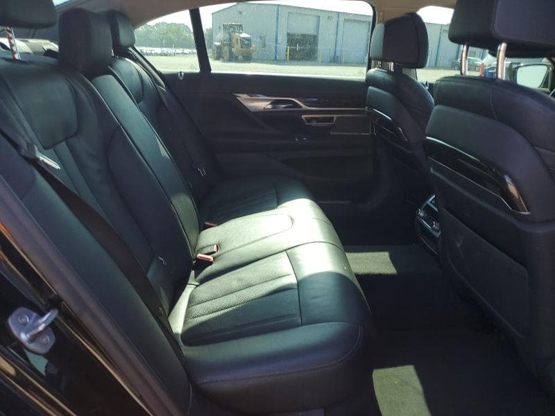 2020 BMW 740 XI 10