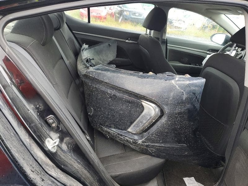 2018 HYUNDAI ELANTRA SEL 10