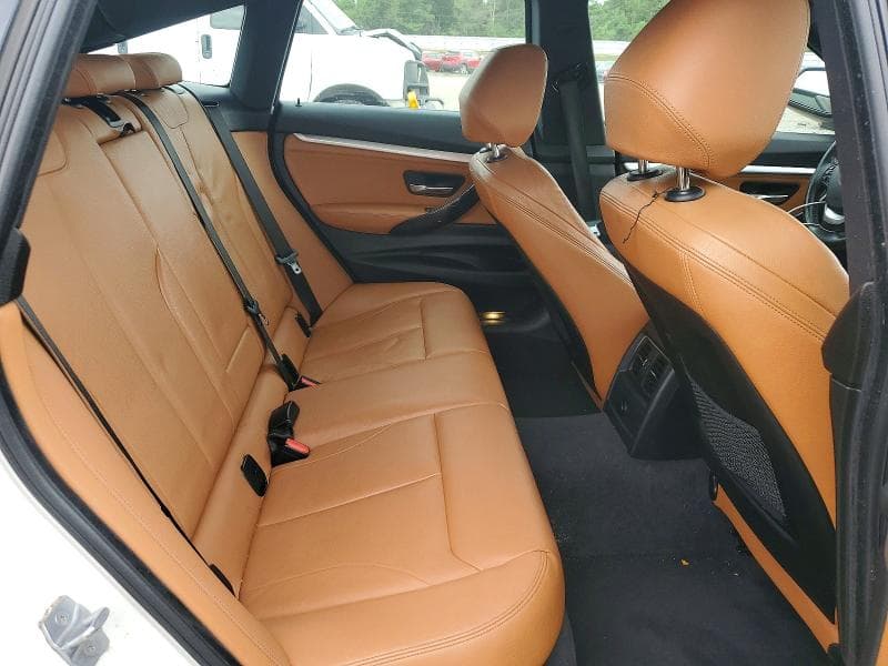 2018 BMW 330 XIGT 10