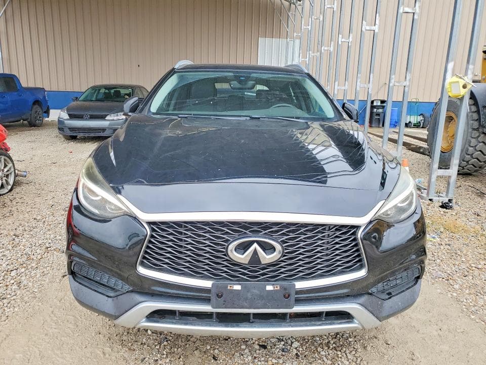 2018 INFINITI QX30 LUXURY 5