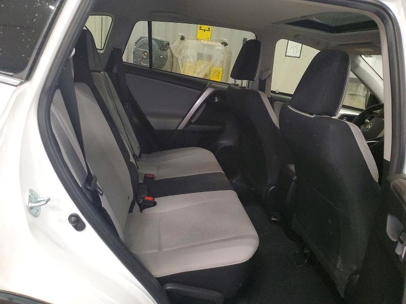 2017 TOYOTA RAV4 XLE 11