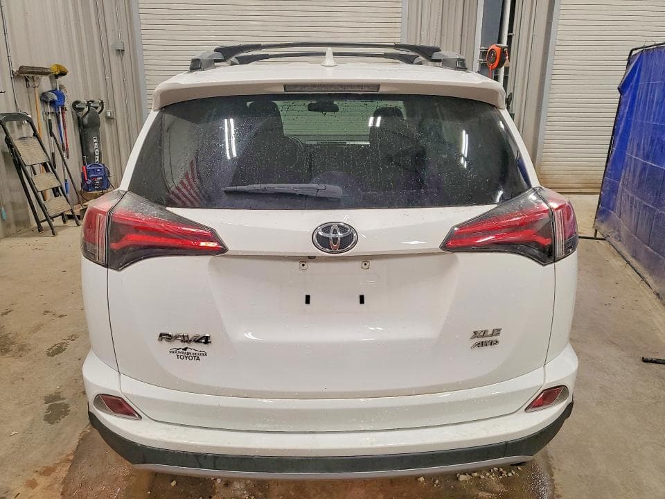 2017 TOYOTA RAV4 XLE 6