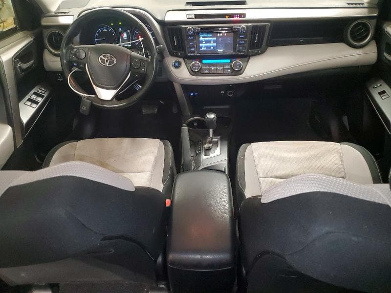 2017 TOYOTA RAV4 XLE 8