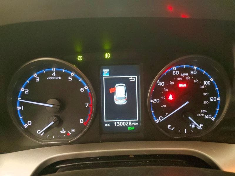 2017 TOYOTA RAV4 XLE 9