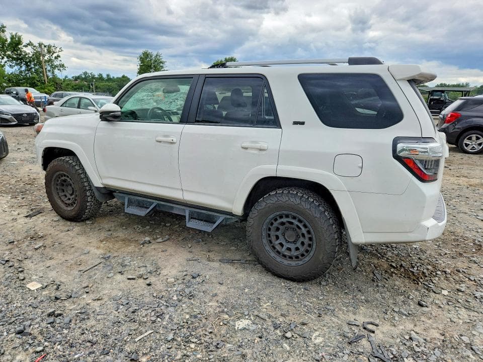 2022 TOYOTA 4RUNNER SR5 PREMIUM 2