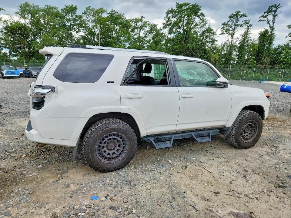 2022 TOYOTA 4RUNNER SR5 PREMIUM 3