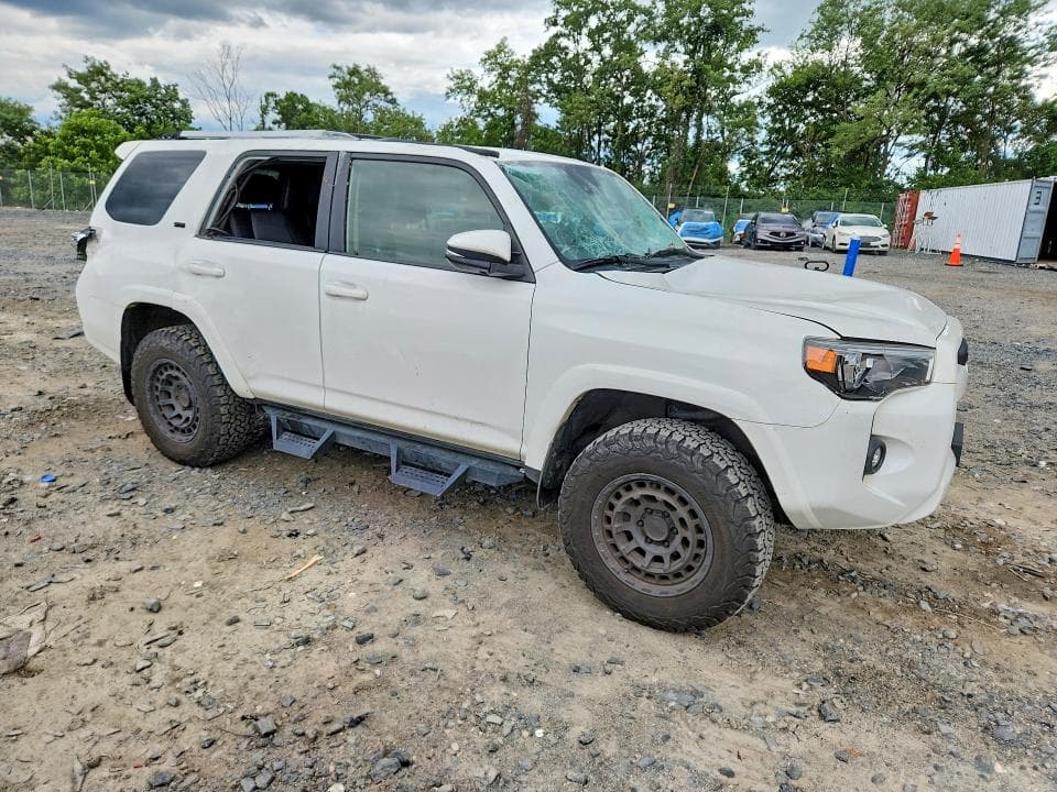 2022 TOYOTA 4RUNNER SR5 PREMIUM 4