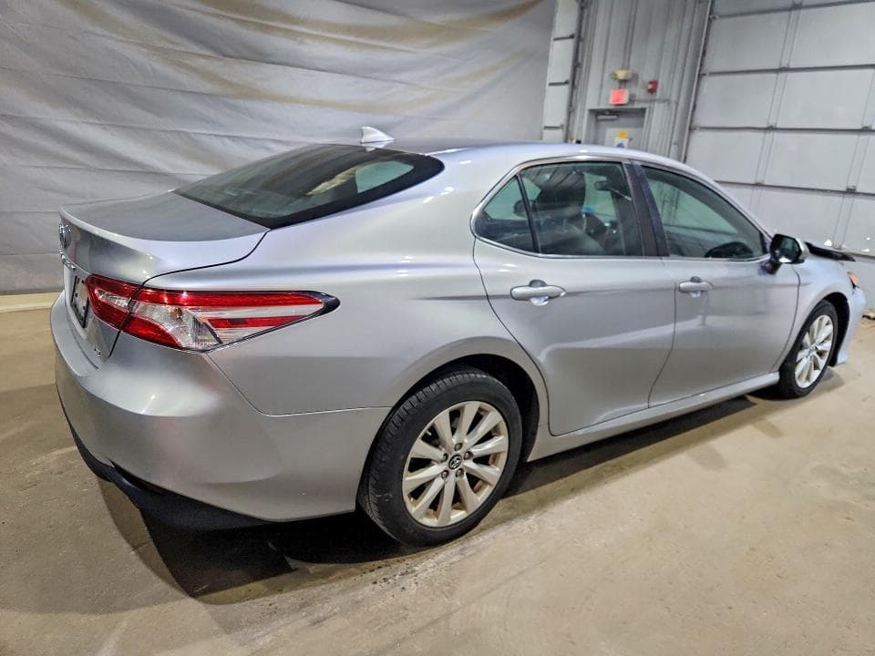2019 TOYOTA CAMRY LE 3