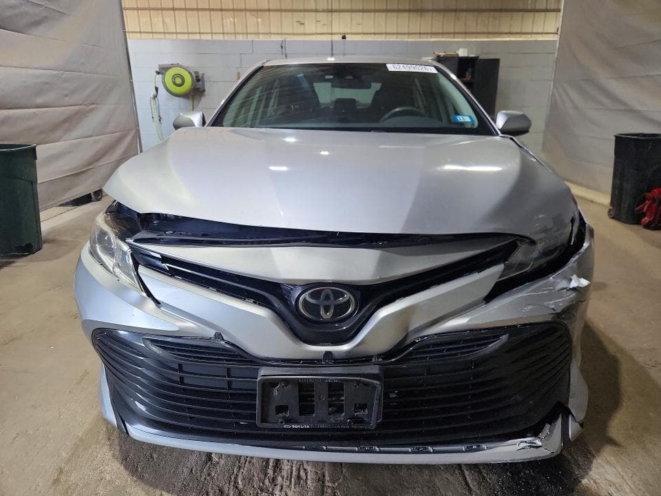 2019 TOYOTA CAMRY LE 5
