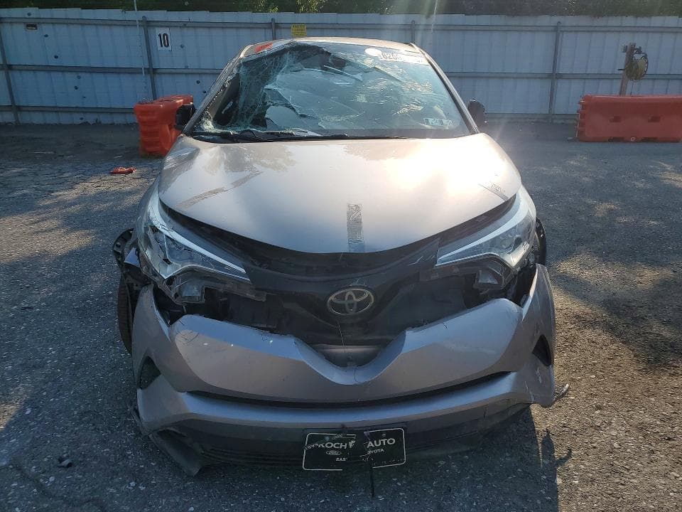 2018 TOYOTA C-HR XLE PREMIUM 5