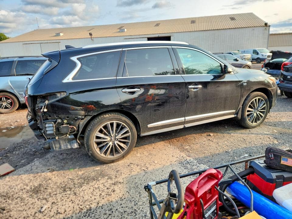2017 INFINITI QX60 BASE 3