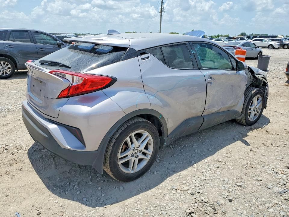 2020 TOYOTA C-HR LE 3